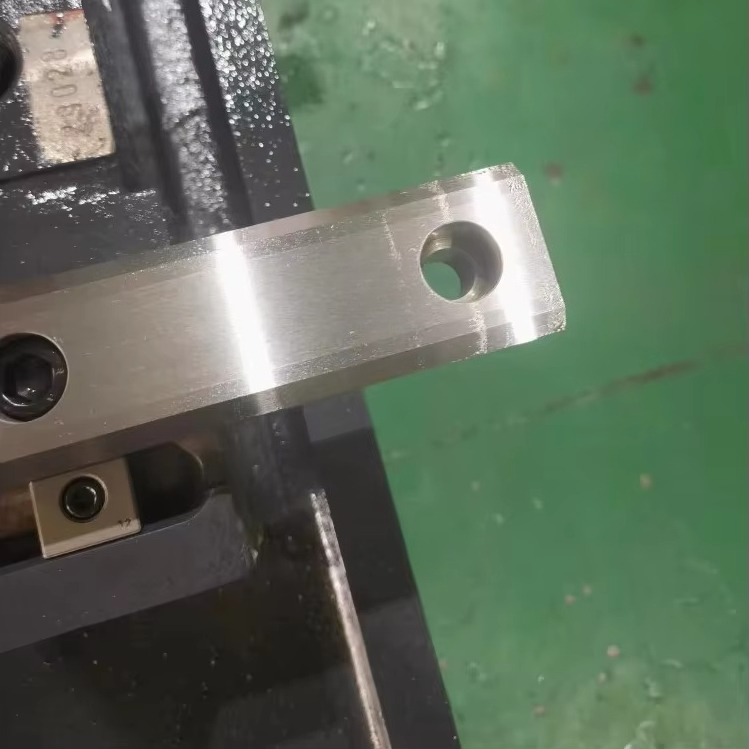 CNC Vertical Machining Center  - огляд і ціна Heavy Equipment Center